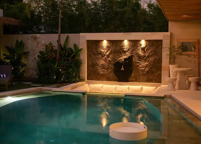 Villa New! Giant Pool - Private 4br - Staff - Canggu